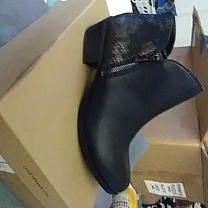 Lucky Brand boots Blk/gold. 10m